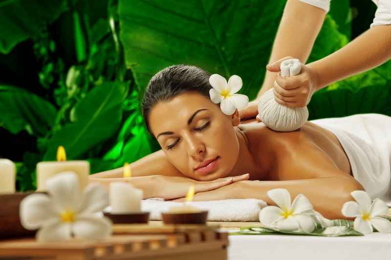 What is Lymphatic Water Drainage Massage? Advantages clarified